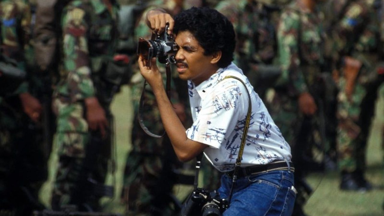 Jurnalis foto senior berbagi pengalaman pahit saat memotret dengan kamera film, dari salah identifikasi objek hingga proses rumit yang butuh kamar gelap. Penasaran tantangannya?
