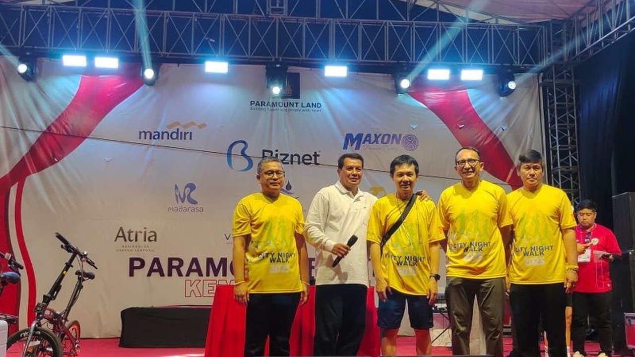Bupati Tangerang mengapresiasi suksesnya Festival Kemerdekaan UMKM di Gading Serpong yang melibatkan 160 pelaku usaha lokal. Ingin tahu bagaimana acara ini membangkitkan ekonomi dan semangat kebersamaan?
