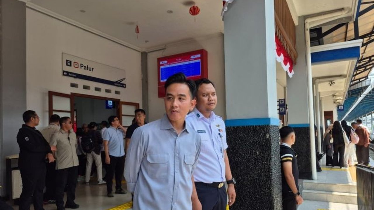 Wakil Presiden Gibran Rakabuming Raka meninjau langsung pelayanan kereta api dengan menumpangi KA BIAS dari Palur ke Solo Balapan. Apa saja yang jadi fokus peningkatan?