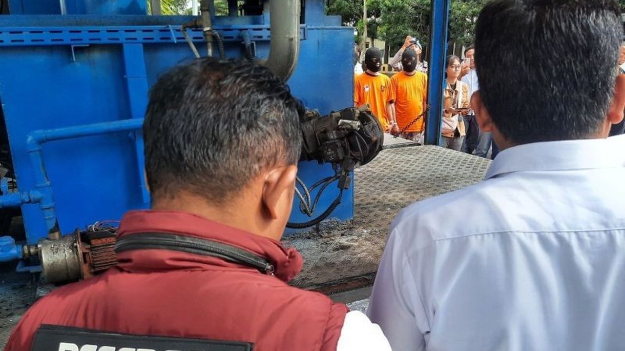 Polresta Barelang aktif cegah peredaran vape narkoba di Batam melalui sosialisasi dan kolaborasi. Ketahui bahaya etomidate yang tersembunyi dalam rokok elektrik ini dan mengapa Batam menjadi target.