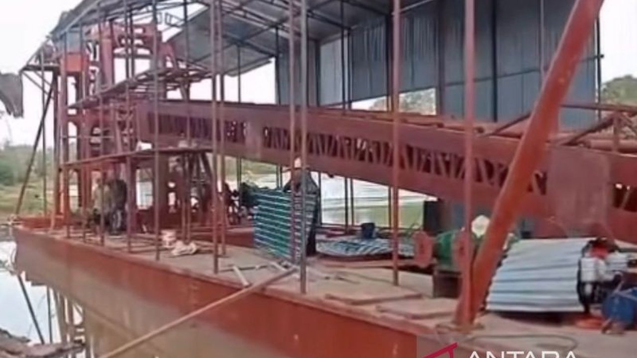 Pemerintah Kabupaten Aceh Barat serius menelusuri dugaan pencemaran Sungai Woyla akibat aktivitas tambang emas. Apakah penggunaan merkuri dan pergeseran arus sungai menjadi ancaman nyata bagi lingkungan dan warga?