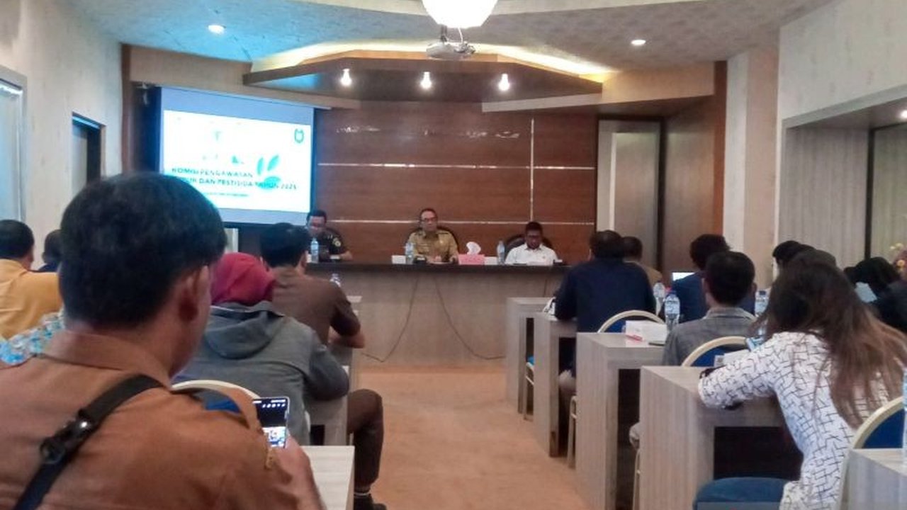 KP3 Situbondo tak main-main! Dua kios pupuk subsidi dicabut izinnya karena langgar mekanisme distribusi, sementara dua lainnya diberi peringatan. Ada apa sebenarnya di balik langkah tegas ini?