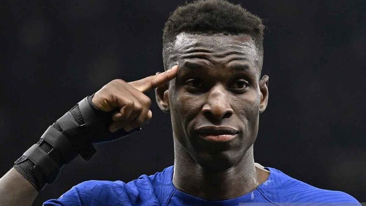 Raksasa Bundesliga, Bayern Muenchen, dikabarkan telah mencapai kesepakatan personal dengan Nicolas Jackson, penyerang Chelsea. Akankah transfer ini terealisasi?