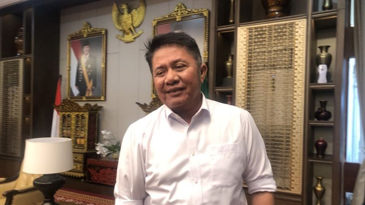 Gubernur Sumsel, Herman Deru, secara tegas melarang praktik jual beli jabatan di lingkungan Pemprov. Simak bagaimana kebijakan ini diterapkan untuk birokrasi bersih dan berintegritas.