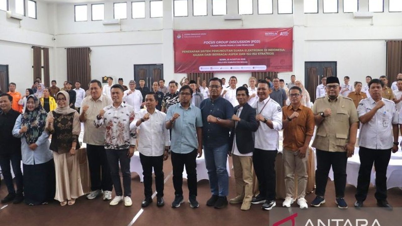 Komisi Pemilihan Umum (KPU) menyoroti pentingnya dasar hukum bagi Pilkades e-voting yang diusulkan. Mengapa regulasi menjadi krusial dan bagaimana peran KPU ke depan?