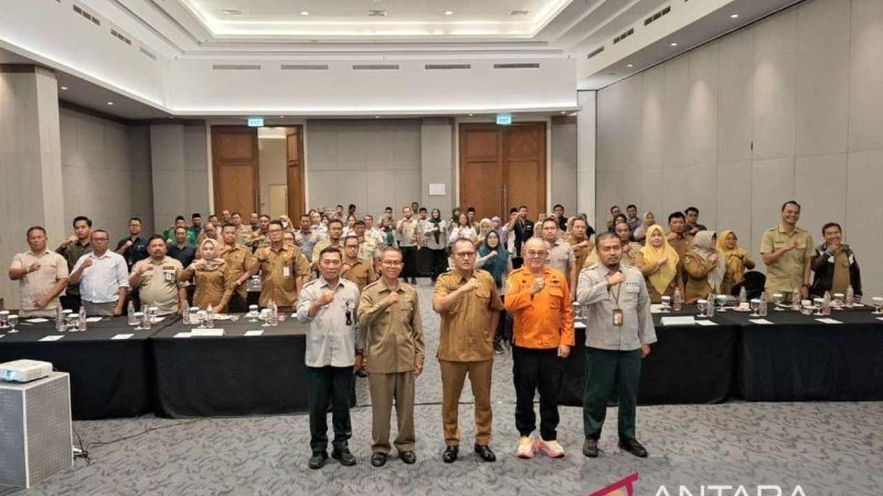 Pemerintah Mojokerto bersiap sukseskan Bulan PRB 2025 Mojokerto, acara nasional yang akan dihadiri ribuan peserta. Apa saja persiapan dan kegiatan menariknya?