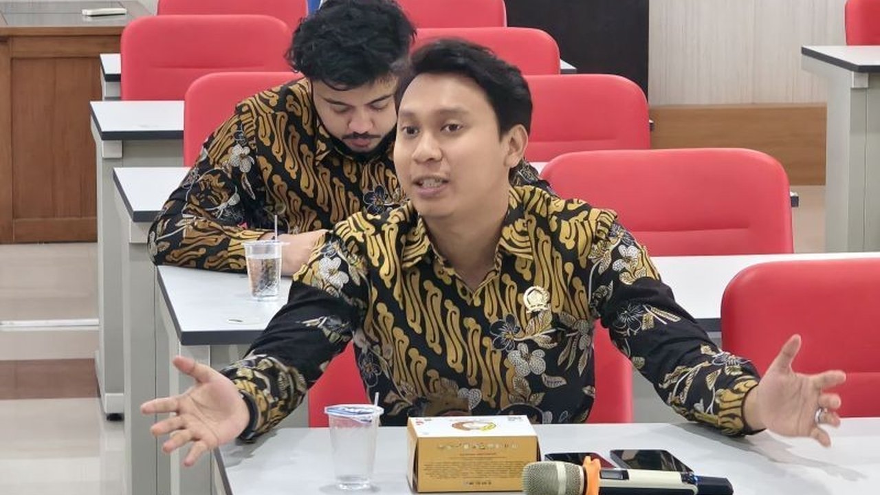 DPRD Kota Malang mendesak Pemkot segera terbitkan Perwali mengenai skema tarif PBB terbaru. Apa yang membuat perubahan ini penting dan bagaimana dampaknya bagi wajib pajak?