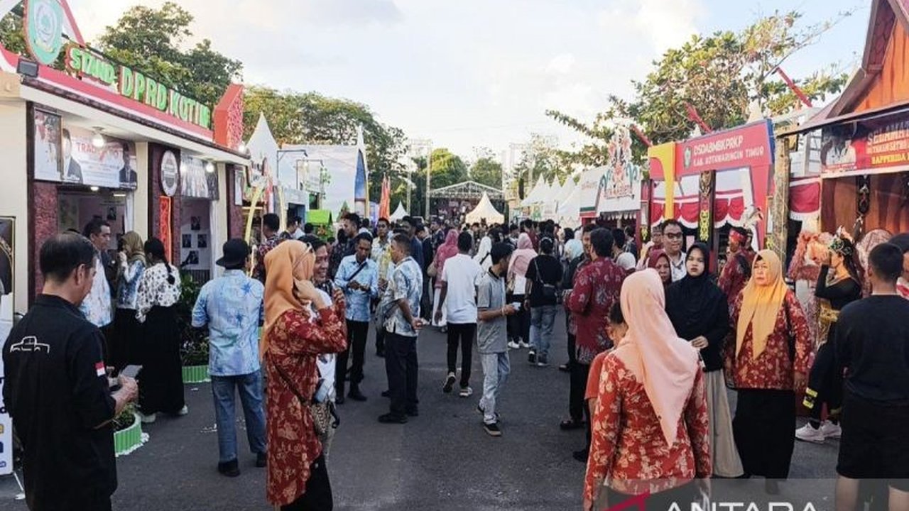 Pemerintah Kabupaten Kotawaringin Timur optimis Sampit Trade Expo 2025 akan memutar ekonomi hingga Rp7 miliar, menjadi magnet bagi UMKM dan pelaku usaha. Siapkah Anda menjadi bagian dari geliat bisnis ini?