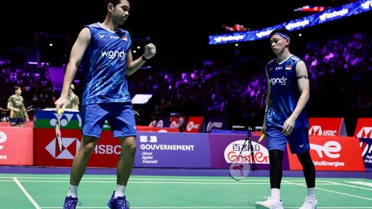 Ganda putra Indonesia Fajar Alfian/Muhammad Rian Ardianto lolos ke babak 16 besar Kejuaraan Dunia Bulu Tangkis 2025. ajar/Rian menang atas Hung Kuei Chun/ Lui Chun Wai dari