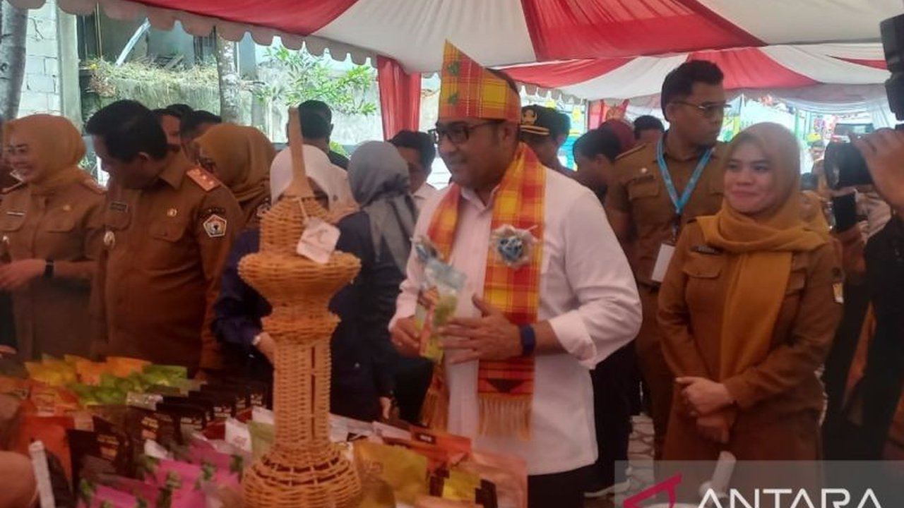 Menteri Ekraf Teuku Riefky Harsya menyoroti pengelolaan Ekonomi Kreatif Kendari di Koperasi Kelurahan Merah Putih (KKMP) yang dinilai layak jadi sorotan nasional. Apa rahasia suksesnya?