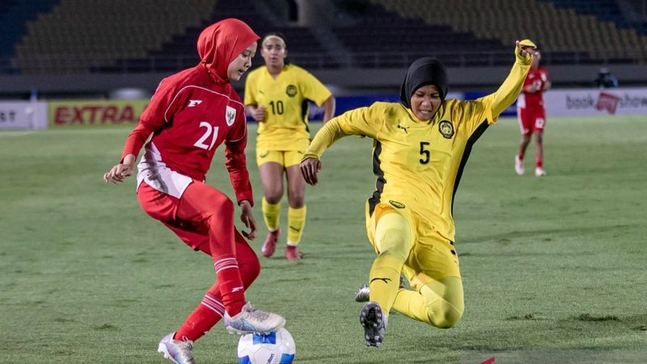 Langkah Timnas Putri Indonesia U16 di Kejuaraan ASEAN U16 harus terhenti setelah takluk 0-3 dari Australia. Siapa yang akan mereka hadapi di perebutan peringkat ketiga?
