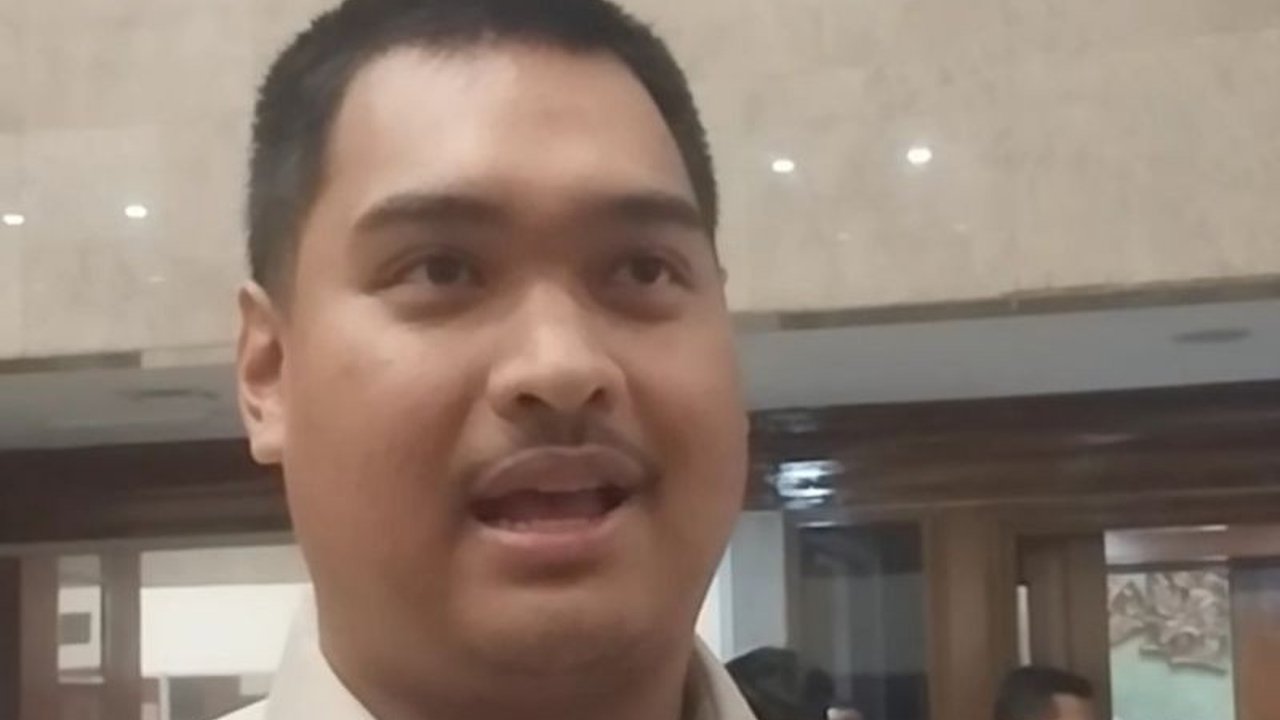 Menteri Pemuda dan Olahraga Dito Ariotedjo berharap demonstrasi anak muda tetap damai dan tidak anarkis. Simak imbauan lengkap Menpora terkait hak berpendapat.