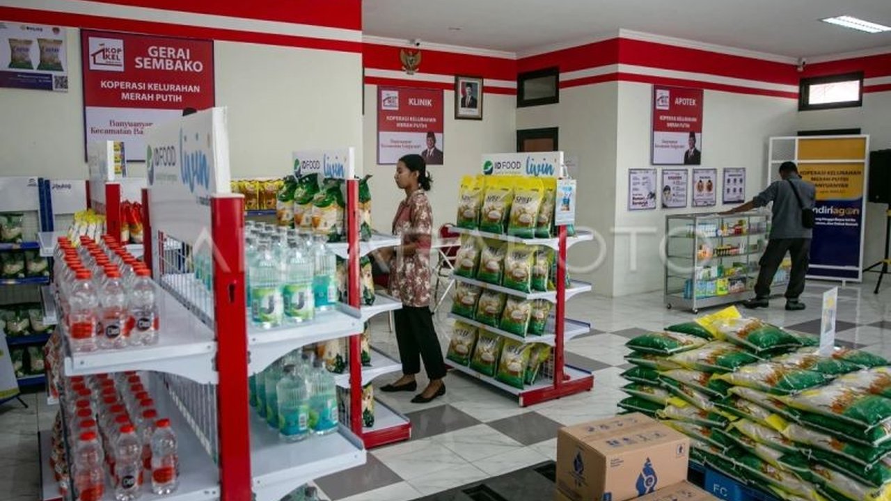 Pemerintah sepakat permudah aturan NIB Kopdes Merah Putih, membuka jalan bagi koperasi desa untuk memasarkan produk BUMN dan mengakses pembiayaan. Simak detailnya!