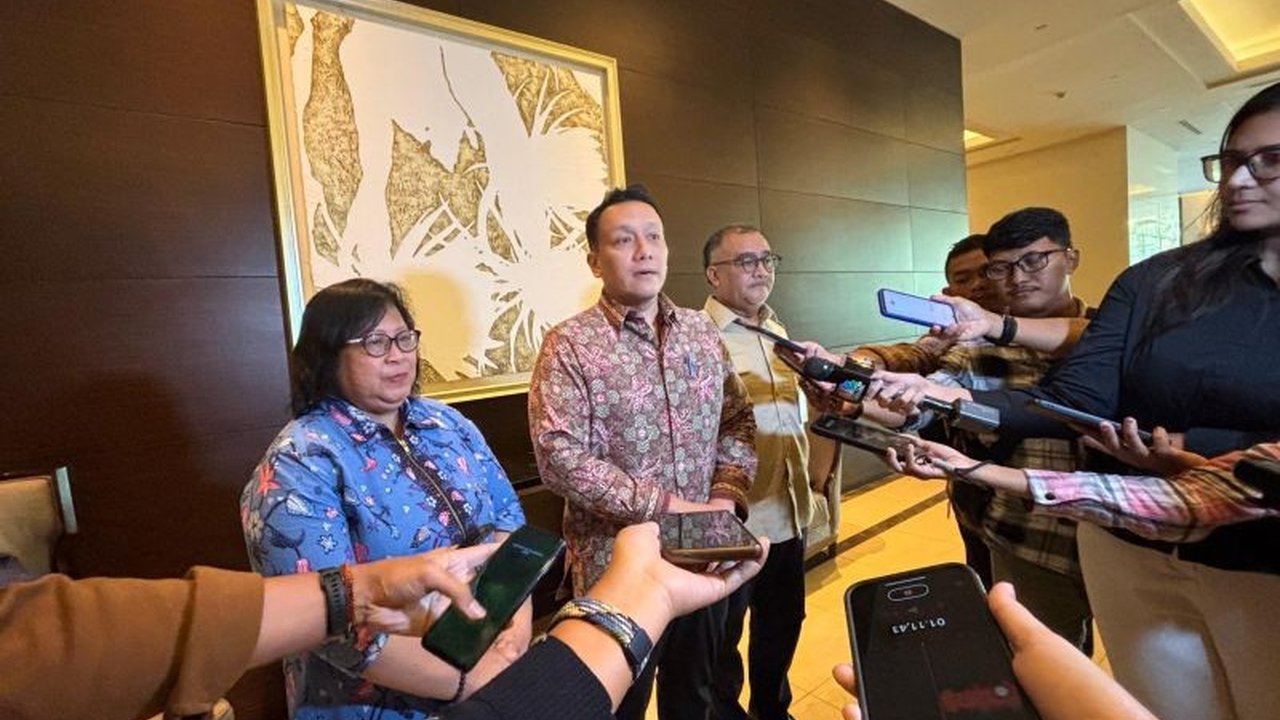 Wakil Menteri LH mengungkapkan Target Emisi GRK Indonesia dalam Second NDC akan disesuaikan dengan proyeksi pertumbuhan ekonomi, menawarkan skenario yang lebih pasti. Apa dampaknya?
