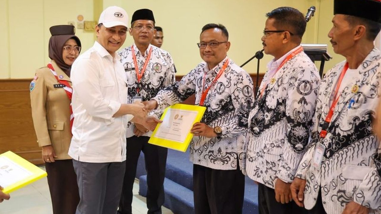Wakil Gubernur Banten A Dimyati Natakusumah menekankan Peran PGRI sebagai benteng perlindungan dan peningkatan profesionalisme guru. Apa saja empat peran strategis yang diungkapkannya?