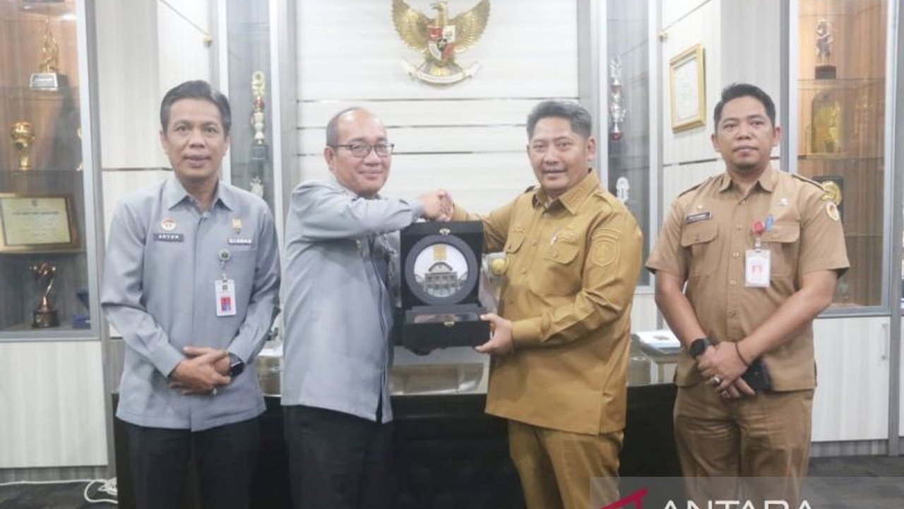 Kantor Wilayah Kemenkum Kalsel memperluas jangkauan akses keadilan di 13 kabupaten/kota dengan mendorong pembentukan Pos Bantuan Hukum (Posbankum) di tingkat desa. Bagaimana langkah ini mendekatkan hukum kepada masyarakat?