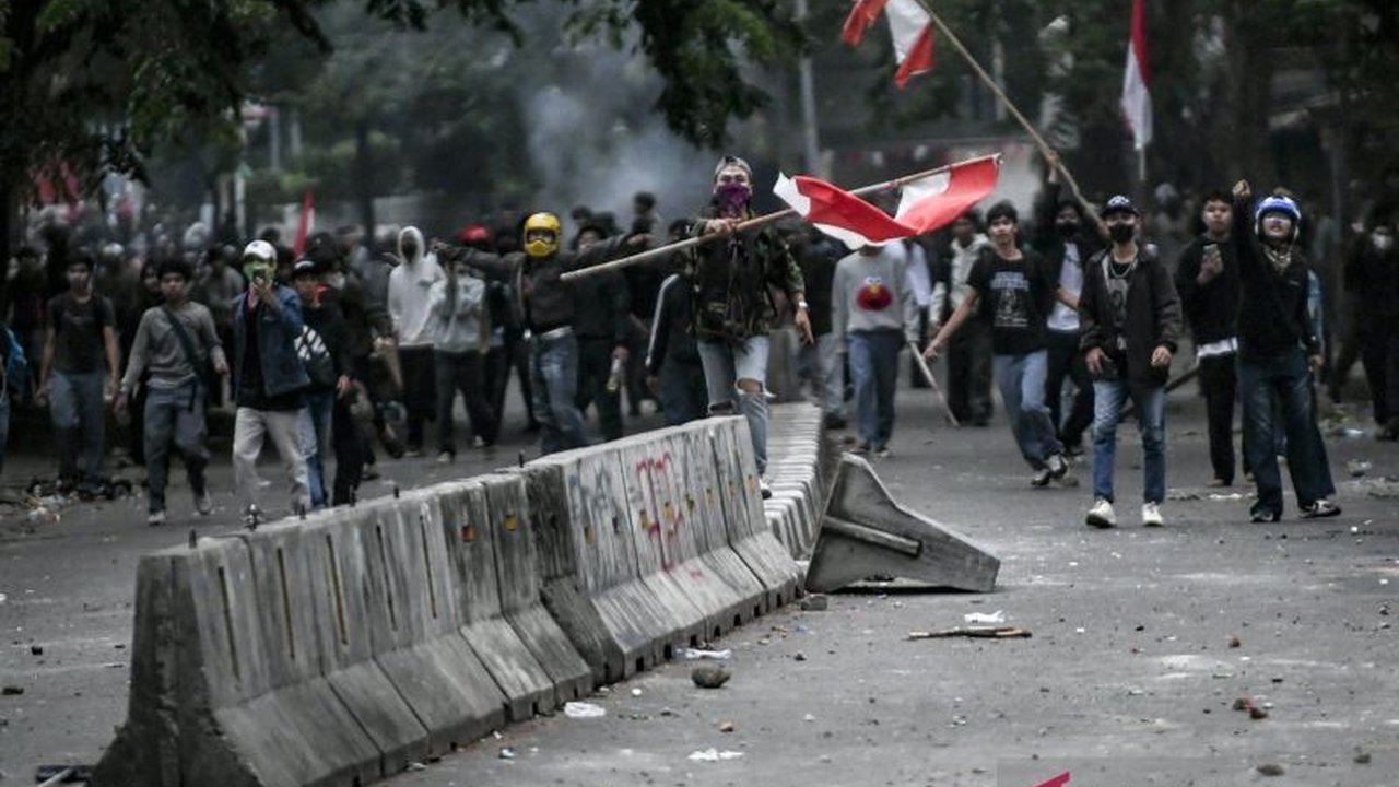 Komisi Perlindungan Anak Indonesia (KPAI) berkoordinasi dengan Polda Metro Jaya terkait penanganan Anak Terlibat Aksi Massa di Kompleks DPR. Diduga lebih dari 100 anak diamankan. Apa langkah selanjutnya?