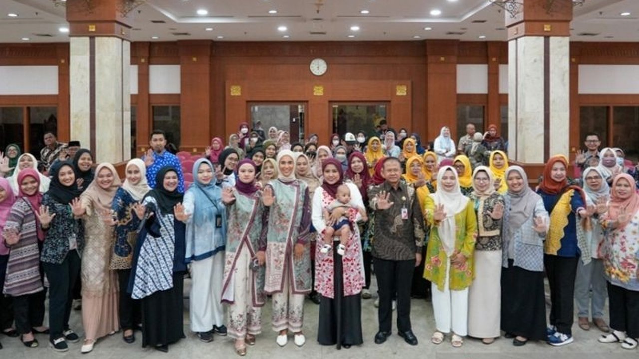 Pemerintah Kota Jakarta Barat telah menyediakan ruang laktasi di seluruh jajarannya, dari kantor wali kota hingga RPTRA. Ini bukti komitmen Jakbar dalam mendukung ibu menyusui dan menciptakan generasi berkualitas.