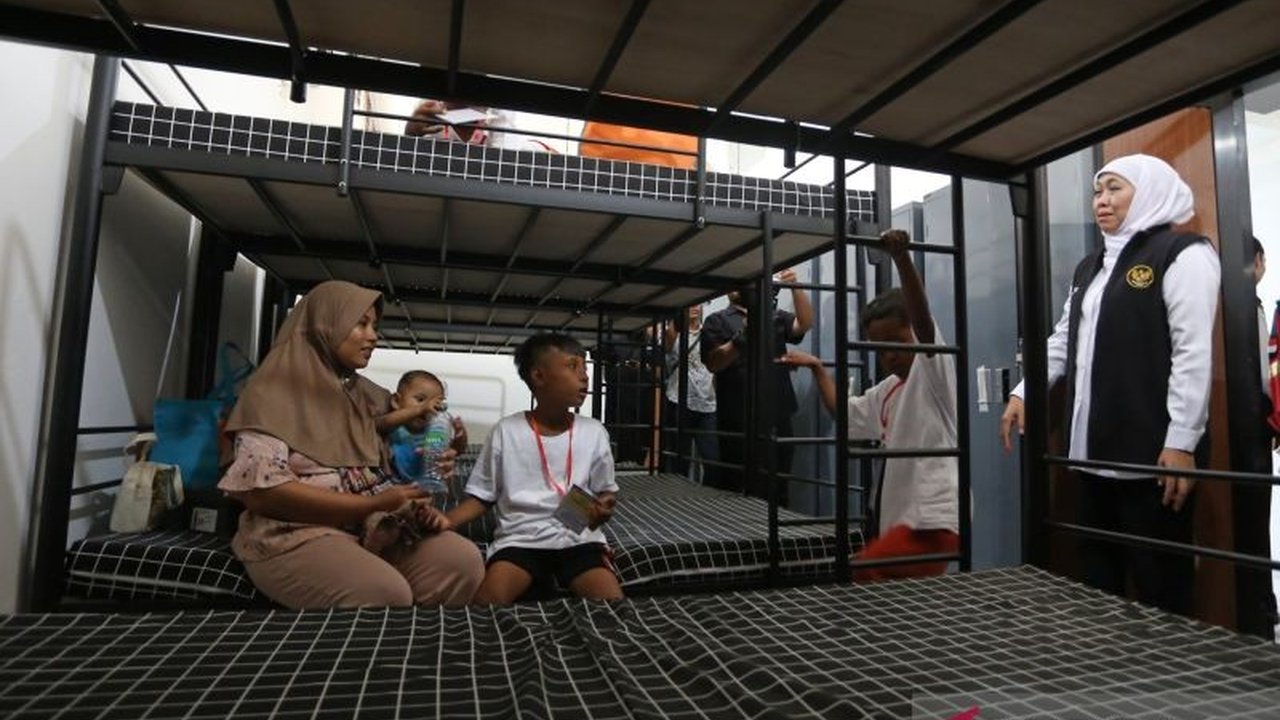 Kementerian Komunikasi dan Digital (Komdigi) RI berkomitmen penuh mendukung program Sekolah Rakyat Presiden Prabowo Subianto, meningkatkan akses internet dan jangkauan digital. Bagaimana dampaknya?