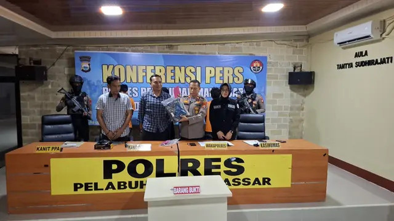 Polisi membongkar aksi pencurian dengan modus bajing loncat yang menyasar dan meresahkan pengguna jalan di Kota Makassar, Sulawesi Selatan. (Liputan6.com/Fauzan)