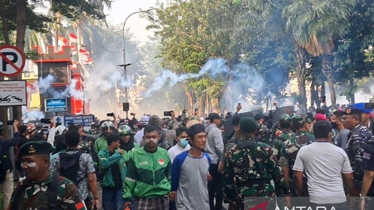 Perhimpunan Pelajar Indonesia Dunia (PPI Dunia) mendesak pemerintah untuk menghormati hak menyampaikan pendapat setelah aksi massa 25 & 28 Agustus. Ada apa di balik seruan penting ini?