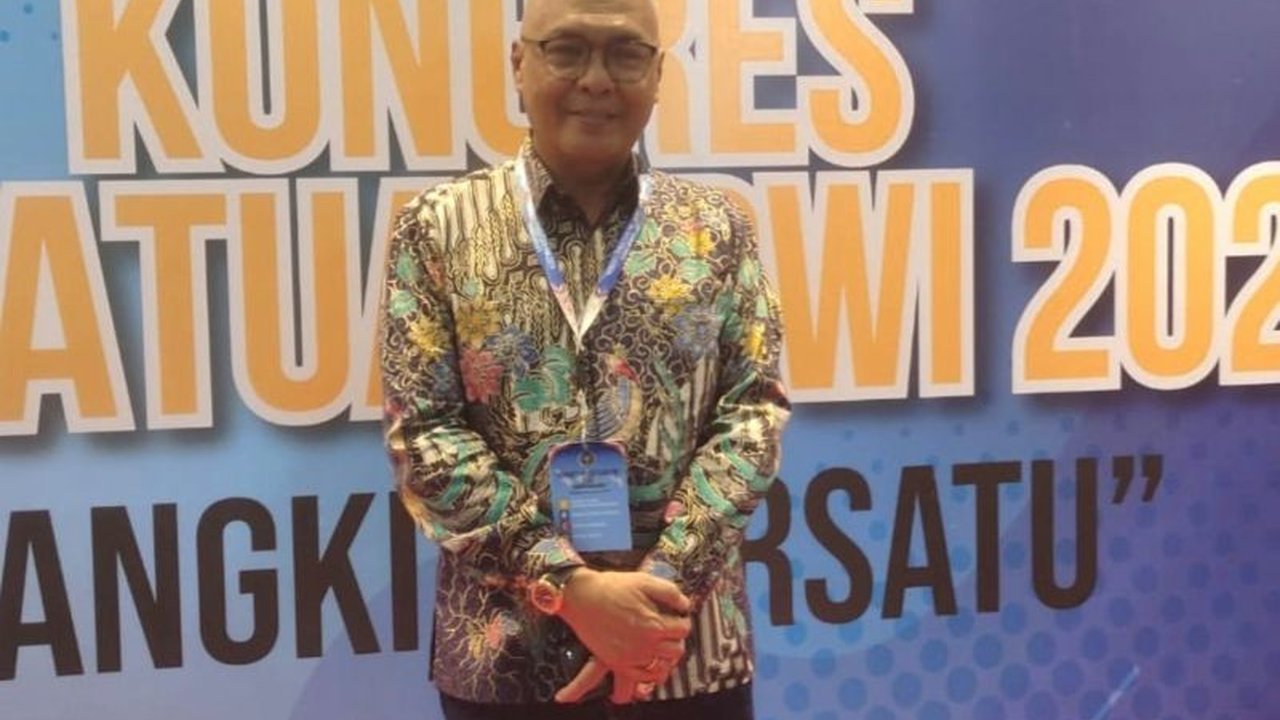 Calon Ketua Umum PWI, Akhmad Munir, bertekad menuntaskan Dualisme PWI dan memulihkan citra organisasi. Bagaimana strategi konsolidasi dan pemanfaatan AI yang diusungnya?