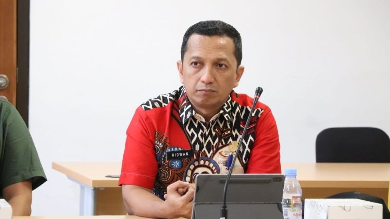 Pemerintah Provinsi Sulawesi Barat berkomitmen menuntaskan 196 desa blank spot di seluruh wilayahnya. Bagaimana strategi pemerintah untuk mengatasi masalah sinyal internet ini dan kapan targetnya?