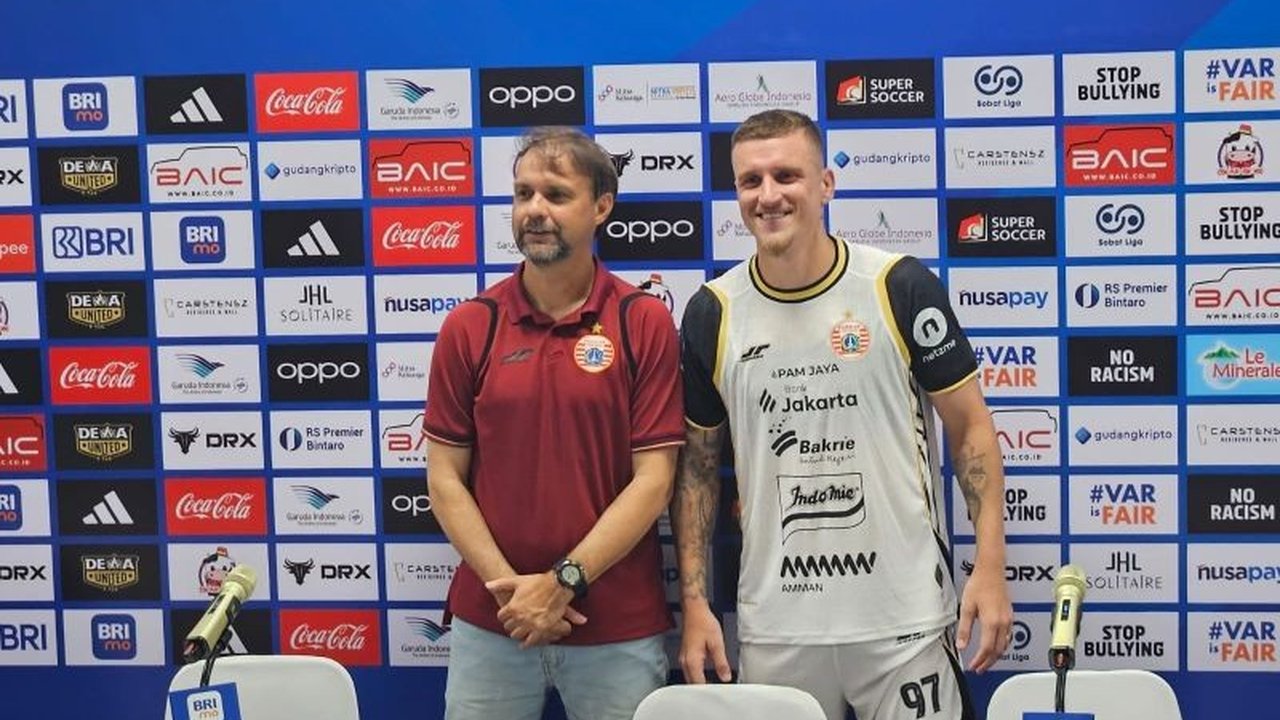 Pelatih Persija Jakarta, Mauricio Souza, mengungkapkan kebahagiaannya atas pemanggilan empat pemain Persija timnas Indonesia, baik senior maupun U-23, menyebutnya sebagai puncak karier dan persiapan tim ke depan.