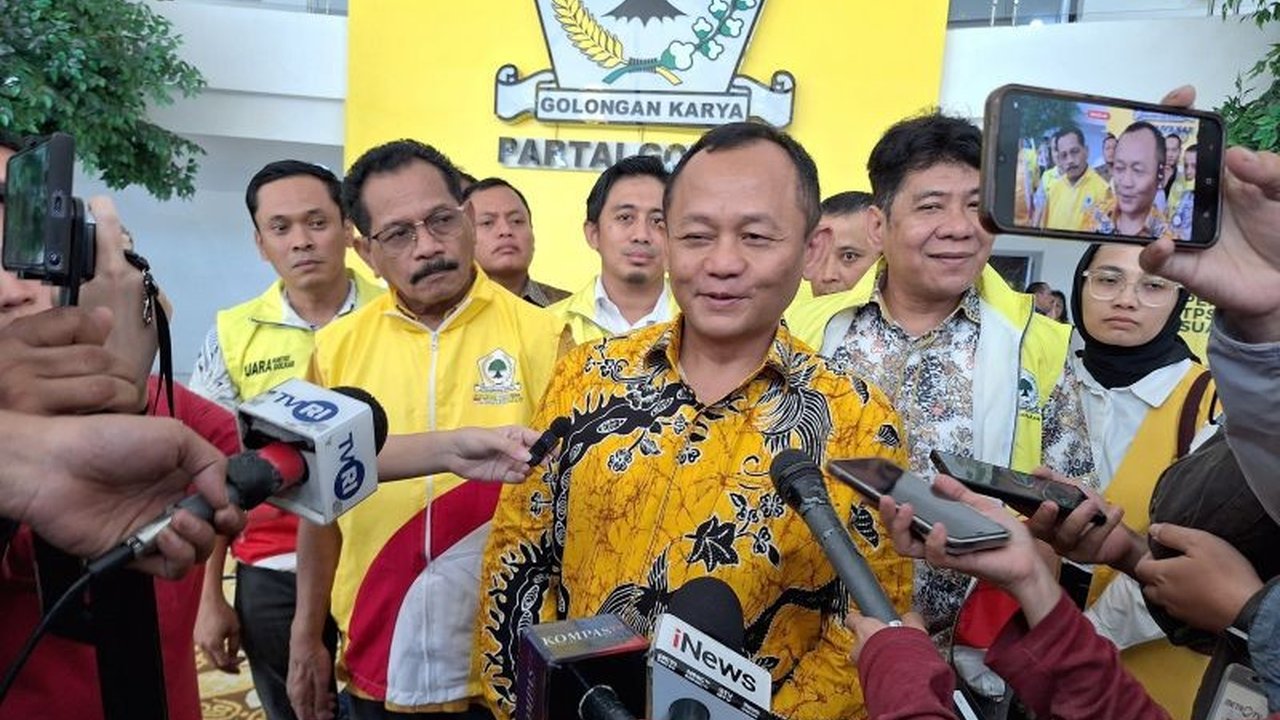 Sekjen Golkar, Muhammad Sarmuji, menegaskan pentingnya Kebijakan Pro Rakyat Golkar di daerah. Bagaimana strategi inovatif kader Golkar untuk kemandirian fiskal tanpa membebani masyarakat?