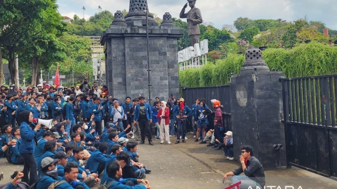 Polda Jawa Tengah membebaskan 45 peserta aksi unjuk rasa Semarang yang diamankan pasca-demonstrasi anarkis. Terungkap mayoritas adalah pelajar, bagaimana kelanjutannya?