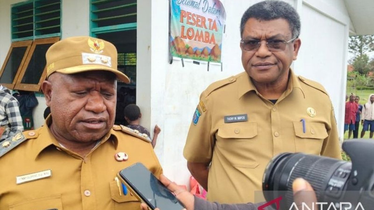 Pemerintah Kabupaten Jayawijaya serius mendorong Pengembangan Kopi Jayawijaya di 328 kampung. Ini upaya meningkatkan ekonomi lokal dan memenuhi permintaan pasar yang tinggi. Akankah harga Rp200.000/kg disepakati?