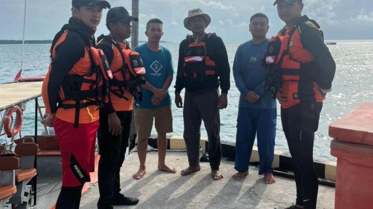 Tim SAR gabungan gencar melakukan pencarian nelayan Natuna yang hilang di perairan Pulau Kerdau. Setelah dua hari tak kembali dari memancing, upaya masif kini dikerahkan.