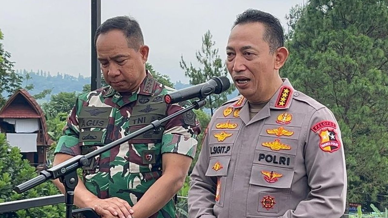 Kapolri Jenderal Listyo Sigit Prabowo dan Panglima TNI Jenderal Agus Subiyanto memastikan langkah cepat untuk pemulihan keamanan pasca aksi anarkis. Simak detail strategi mereka!