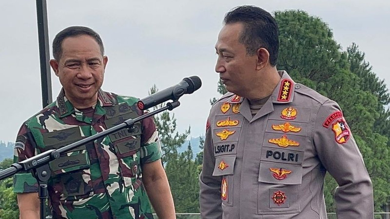 Kapolri Jenderal Listyo Sigit Prabowo menanggapi isu dirinya diminta mundur, menegaskan hal itu hak prerogatif Presiden. Apa fokus utama Kapolri di tengah isu Kapolri mundur?
