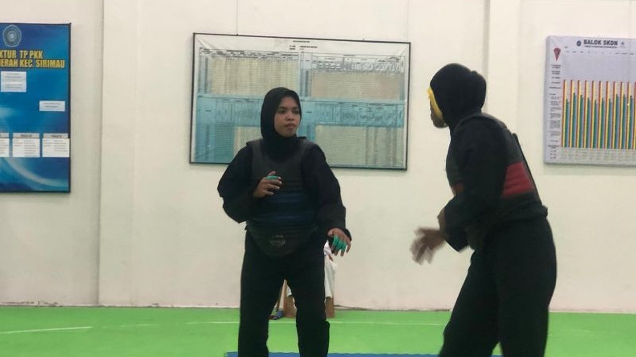 Ikatan Pencak Silat Indonesia (IPSI) Maluku telah menggelar seleksi atlet pencak silat untuk PON Beladiri 2025. Siapa saja pesilat terbaik yang lolos dan bagaimana strategi mereka meraih medali emas?
