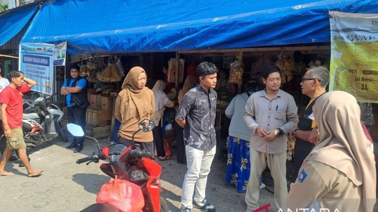 Polres Bangka Barat bersama Pemkab intensif pantau pasar tradisional, khususnya ketersediaan dan stabilitas harga beras. Langkah ini diambil untuk antisipasi kenaikan harga beras dan memastikan pasokan aman bagi masyarakat.