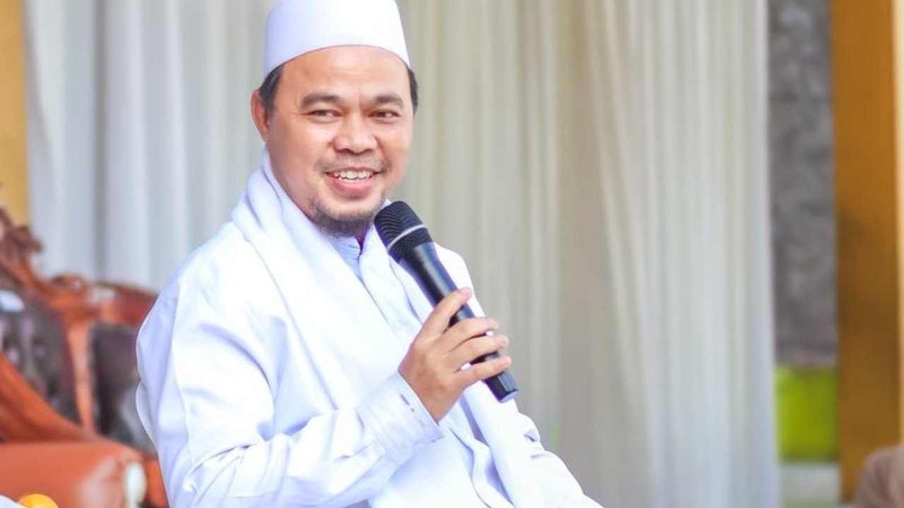 KH Hafidz Gunawan menekankan pentingnya menjaga perdamaian dan keamanan dengan mempercayakan penanganan situasi kepada Polri. Jangan mudah terprovokasi, persatuan bangsa adalah kunci.