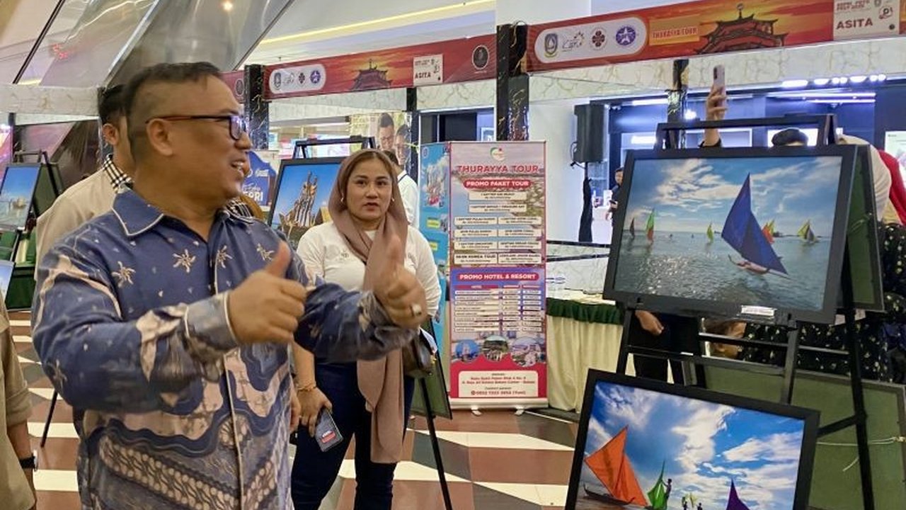 Wakil Gubernur Kepulauan Riau menargetkan kunjungan 3 juta wisatawan mancanegara ke Kepri pada 2027. Simak strategi Pemprov untuk mencapai target ambisius ini!