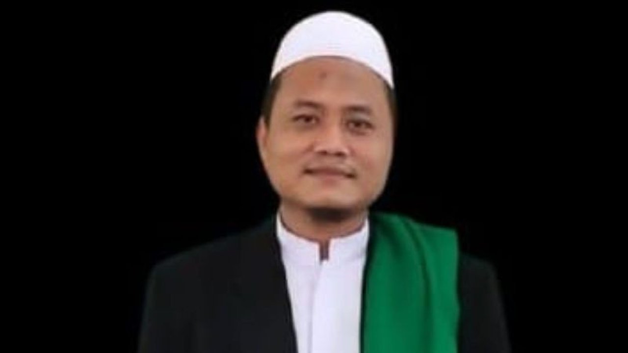 Pengasuh Ponpes Sultan Mahmud Badaruddin, KH Muhammad Soni, mengajak masyarakat menahan diri dari provokasi. Ia menegaskan tindakan anarkis tidak mencerminkan jati diri bangsa Indonesia yang santun.