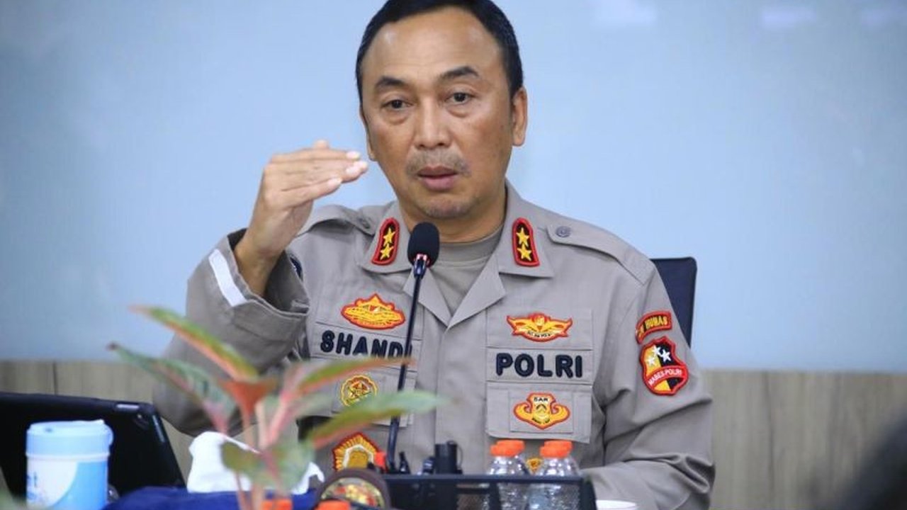 Polri menegaskan komitmennya menggunakan langkah terukur dalam penanganan aksi anarkis, menjamin profesionalisme dan tanggung jawab. Simak bagaimana Polri menjaga keamanan publik!