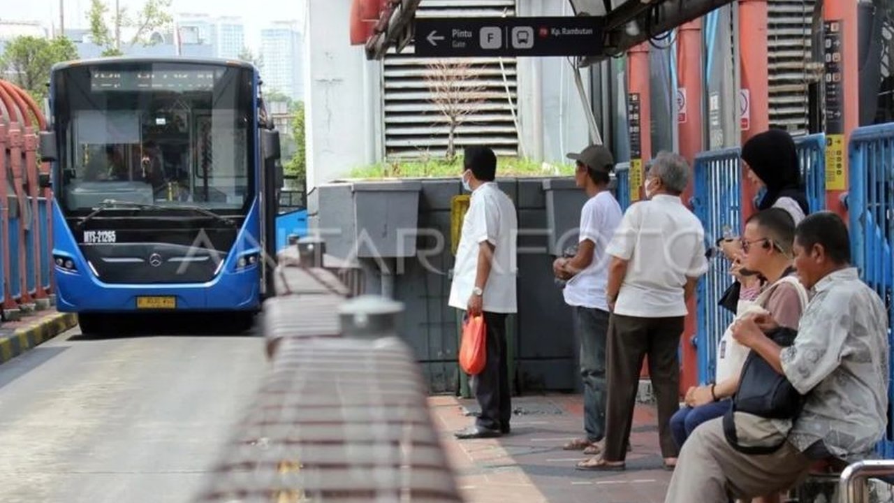 Kabar baik bagi pengguna transportasi publik! Transjakarta Koridor 11 dan 24 rute Mikrotrans kini kembali beroperasi normal pasca-demonstrasi. Simak rinciannya di sini.