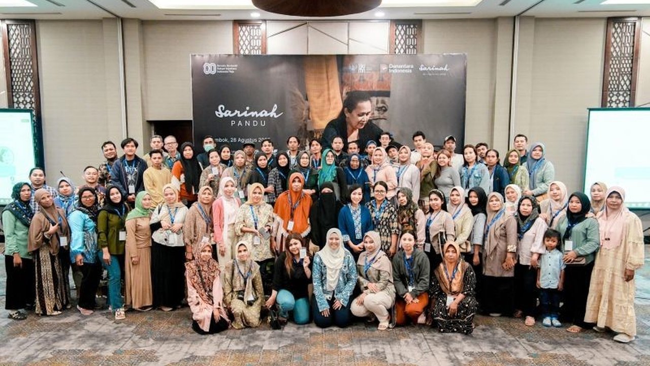 Kementerian BUMN terus berupaya mendorong UMKM naik kelas melalui program Sarinah Pandu 'Asah, Asih, Asuh'. Ingin tahu bagaimana UMKM bisa bersaing di pasar global?