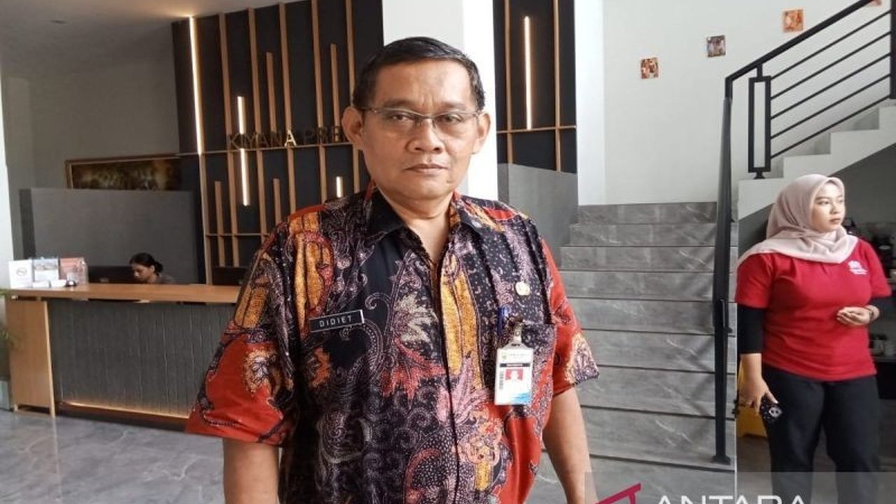 Pemkab Batang gencar melaksanakan program Bulan Imunisasi Anak Sekolah (BIAS Batang) untuk melindungi generasi muda dari berbagai penyakit. Simak bagaimana program ini berkontribusi pada Indonesia Emas 2045.