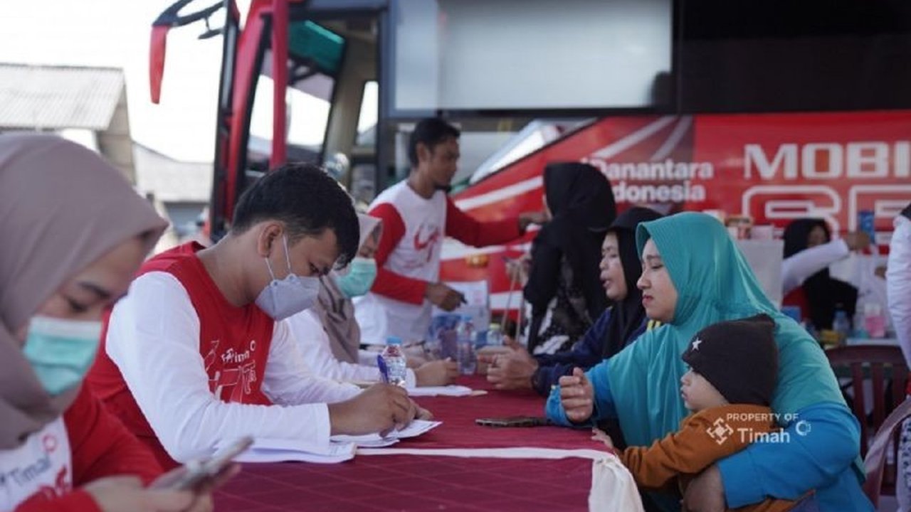 Ratusan warga Kelurahan Opas Pangkalpinang antusias memanfaatkan layanan kesehatan gratis dari Mobil Sehat PT Timah. Simak bagaimana program ini membantu masyarakat!