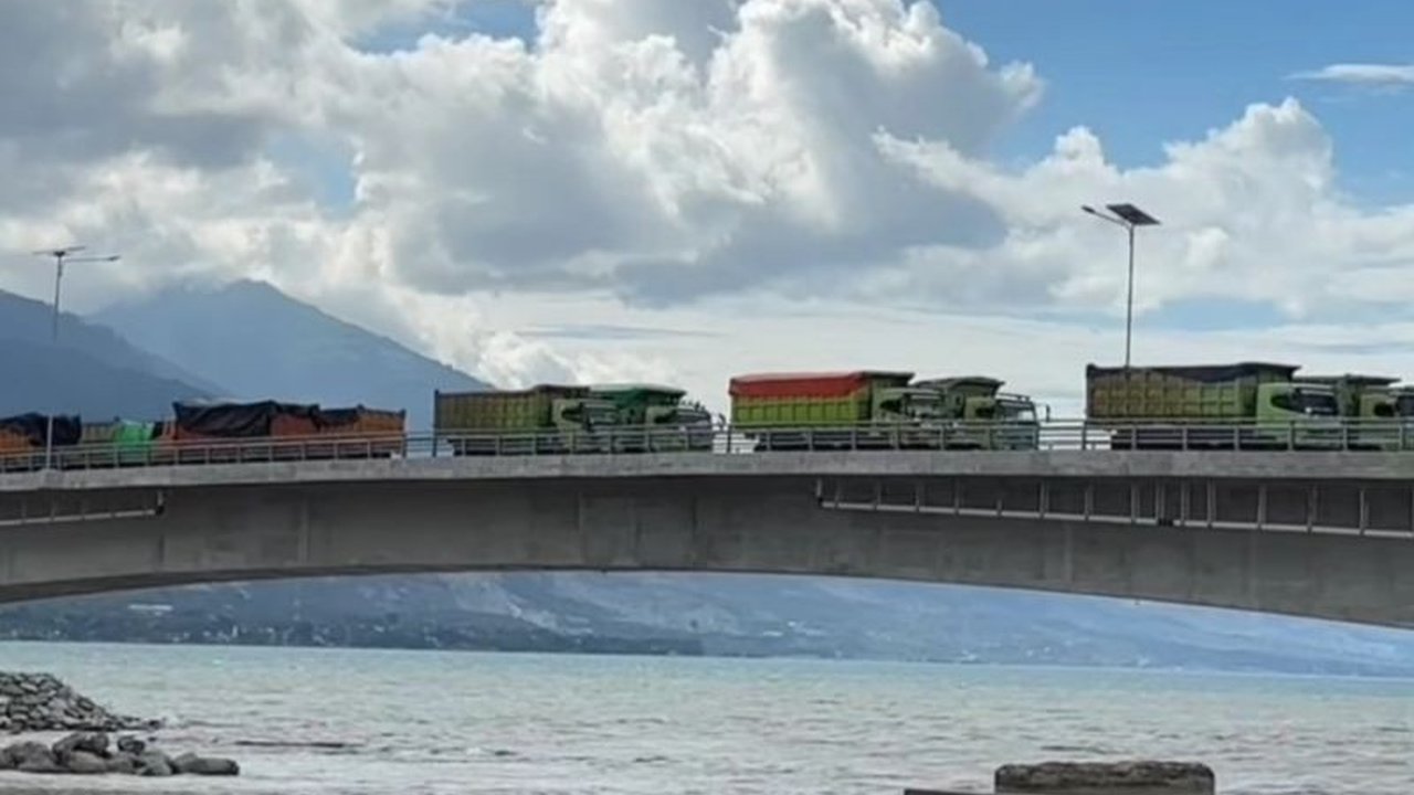 Pembangunan Jembatan IV Palu kini telah rampung 100 persen. Dirancang dengan teknologi mitigasi bencana, jembatan ini siap hadapi potensi gempa dan tsunami di masa depan.