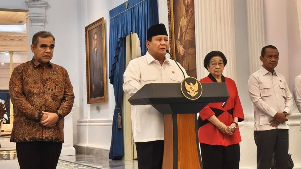 Presiden Prabowo Subianto mendesak pemeriksaan cepat dan transparan terkait penanganan kasus Affan, pengemudi ojol yang tewas dilindas rantis Brimob. Publik diminta mengawal!