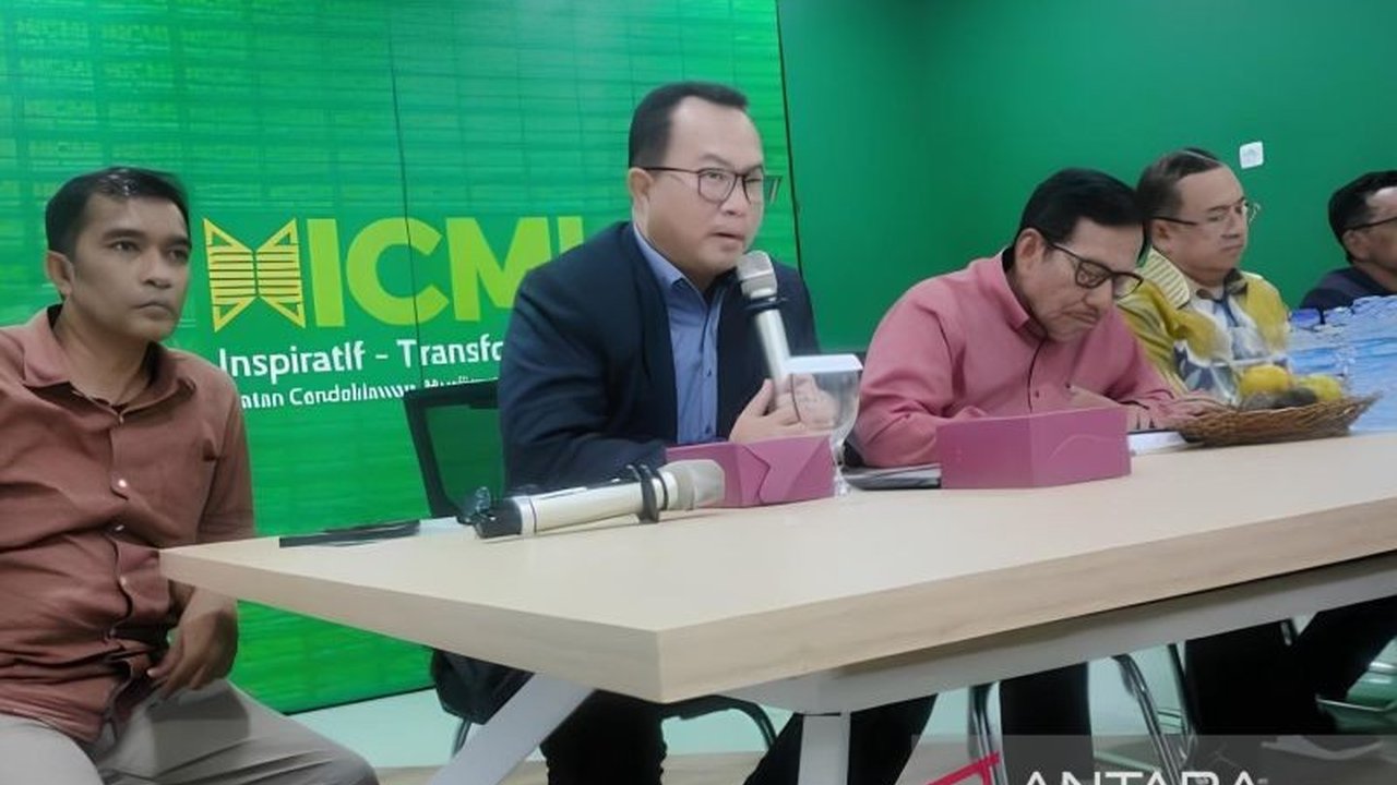 Di tengah eskalasi politik dan gelombang demonstrasi, Ikatan Cendekiawan Muslim Indonesia (ICMI) ajak jaga persatuan bangsa, hindari anarkisme, dan utamakan dialog. Mengapa ini penting bagi stabilitas nasional?
