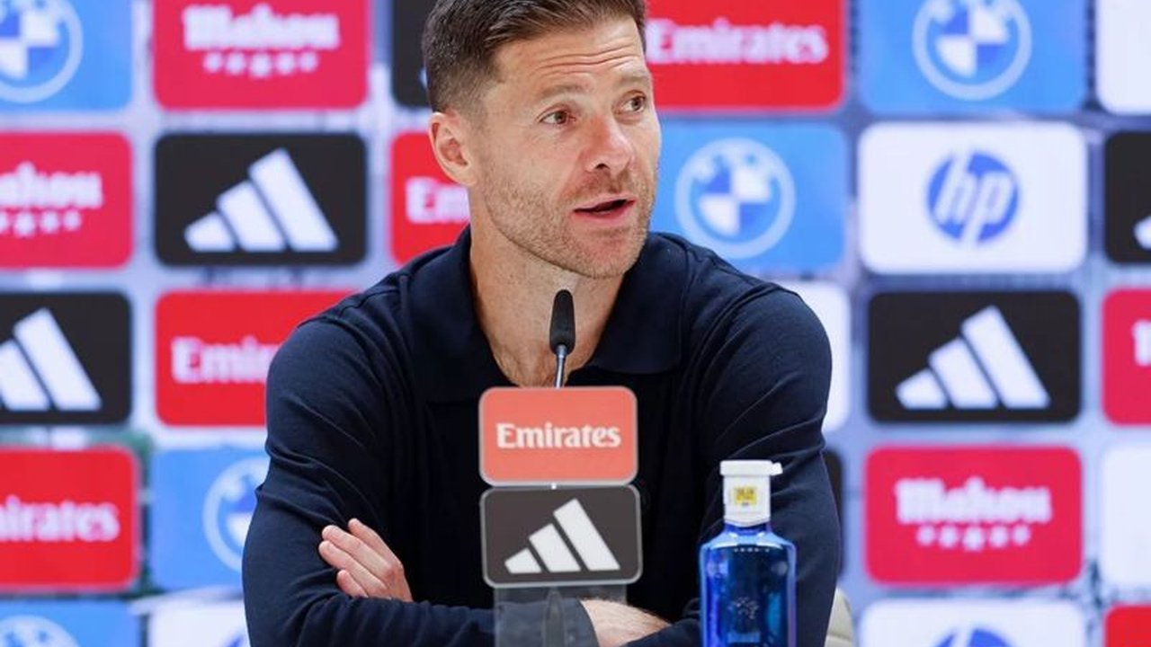 Pelatih Xabi Alonso Real Madrid mengungkapkan ketidakpuasannya terhadap performa timnya saat menaklukkan Mallorca 2-1, meski berhasil meraih poin penuh. Apa alasannya di balik kemenangan ini?