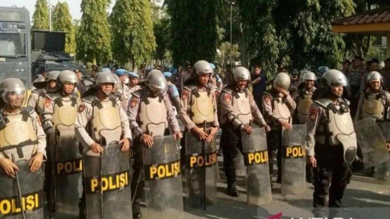 Polresta Pekanbaru siapkan 1.500 personel gabungan untuk Pengamanan Aksi Mahasiswa di DPRD Riau, lengkap dengan rekayasa lalu lintas. Apa saja persiapannya?