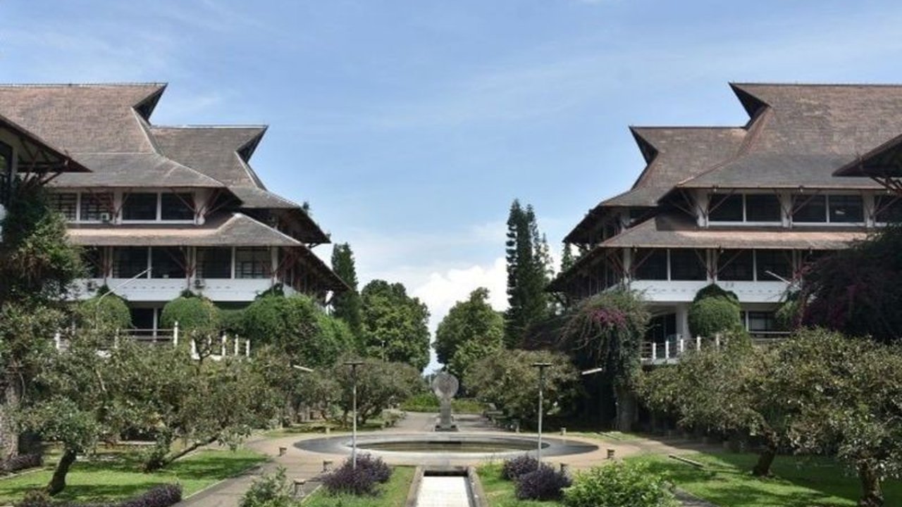 ITB Kuliah Daring selama sepekan awal September 2025 di seluruh kampus. Kebijakan ini diambil sebagai antisipasi keamanan pasca demonstrasi anarkis di berbagai daerah, termasuk Bandung. Mengapa demikian?